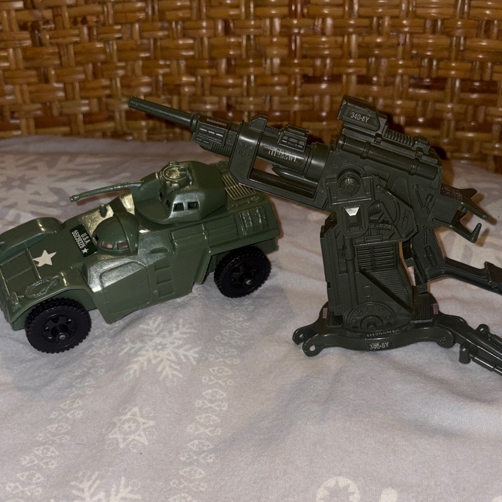 Army Green Toy Vehicle and Cannon Set